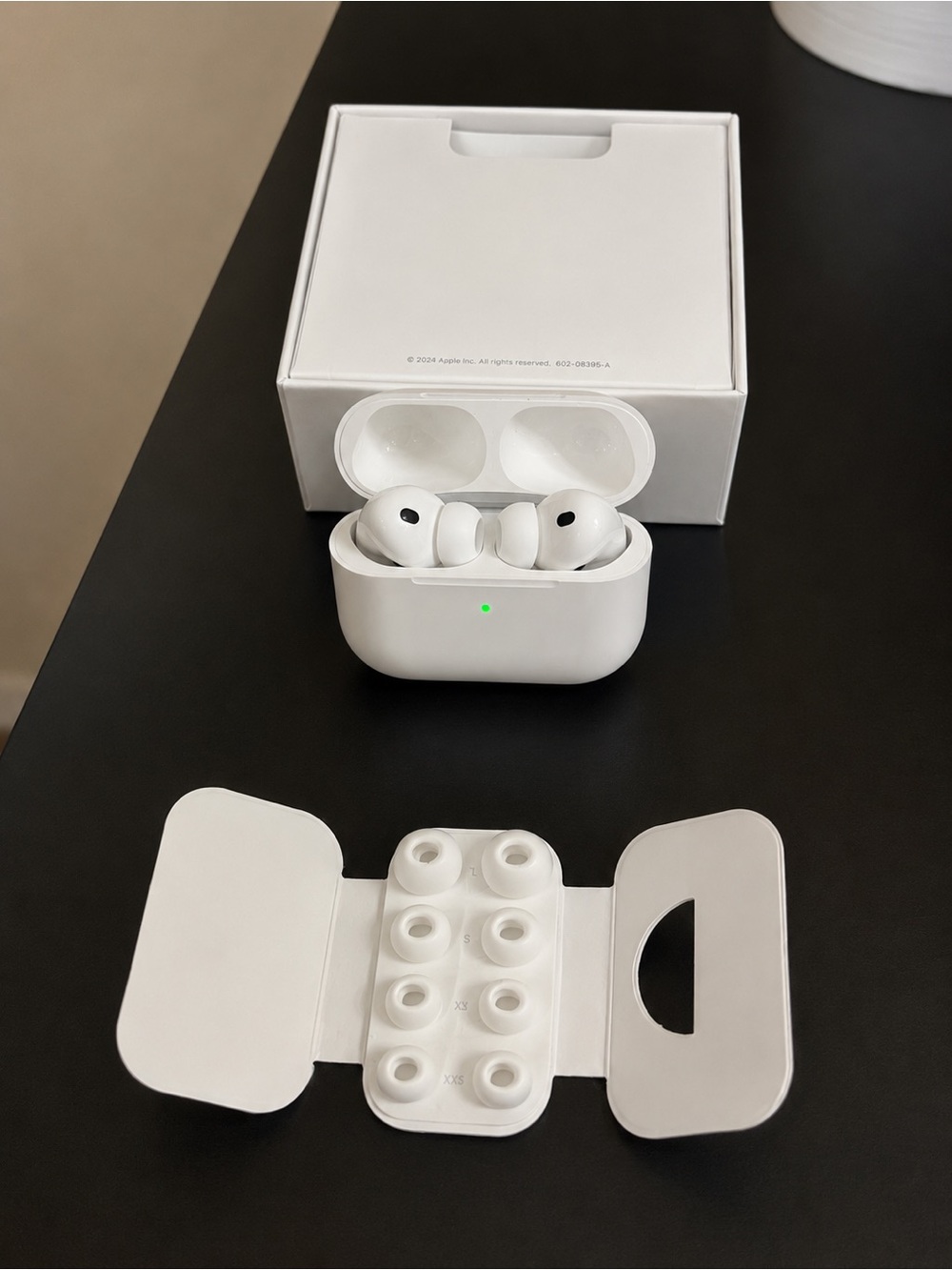Apple White Wireless Earbuds with Charging Case and Extra Silicone Tips
